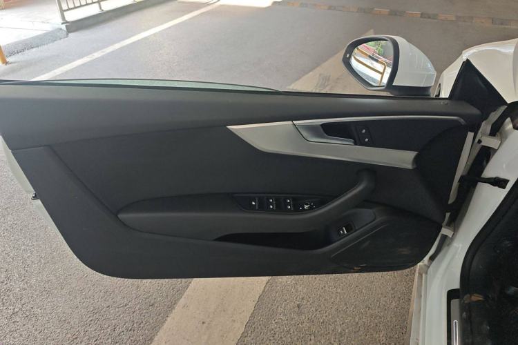 Used Audi A5 2020 Cabriolet 40 TFSI Fashion Edition China VI Emission Standard Interior 4