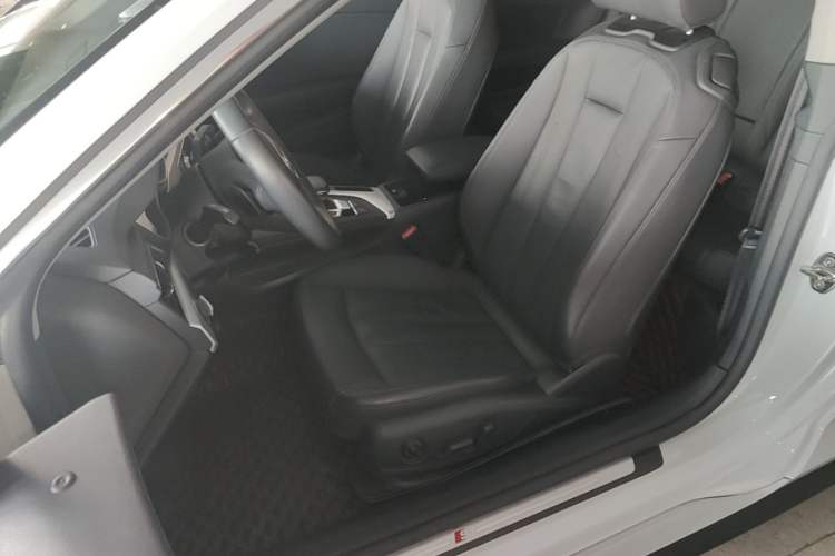 Used Audi A5 2020 Coupe 40 TFSI Fashion Edition China VI Emission Standard Left Front Seat