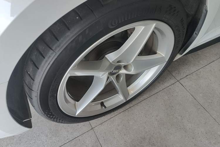Used Audi A5 2020 Coupe 40 TFSI Fashion Edition China VI Emission Standard Left Front Wheel Hub