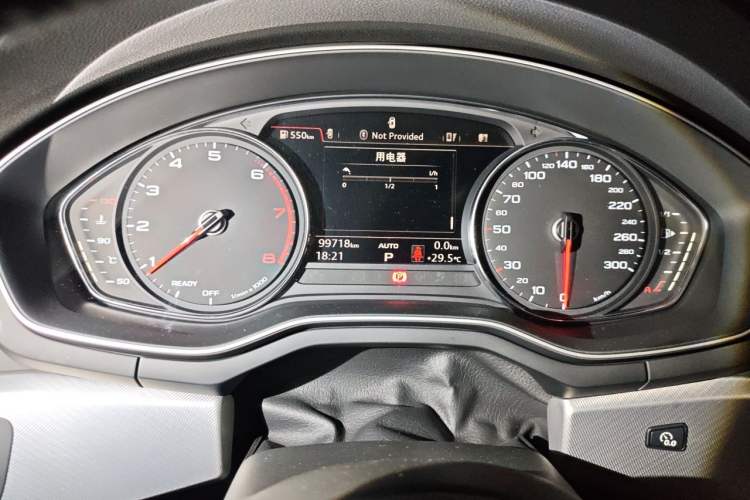 Used Audi A5 2020 Coupe 40 TFSI Fashion Edition China VI Emission Standard Odometer Close Up