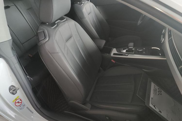 Used Audi A5 2020 Coupe 40 TFSI Fashion Edition China VI Emission Standard Right Front Seat
