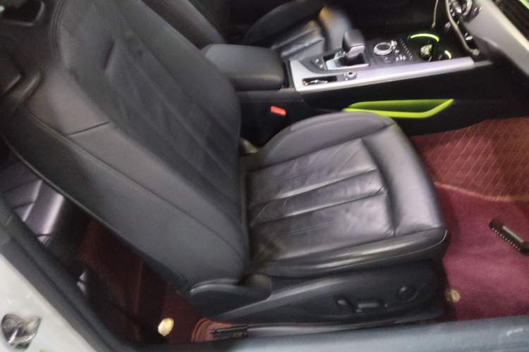 Used Audi A5 2020 Coupe 40 TFSI Fashion Edition China VI Emission Standard Right Front Seat