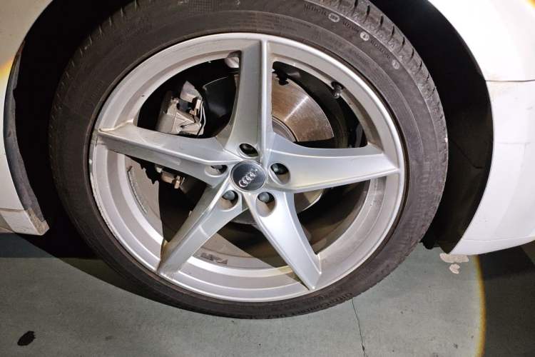 Used Audi A5 2020 Coupe 40 TFSI Fashion Edition China VI Emission Standard Right Front Wheel Hub