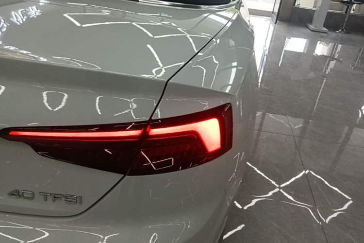 Used Audi A5 2020 Cabriolet 40 TFSI Fashion Edition China VI Emission Standard Right Rear Taillight