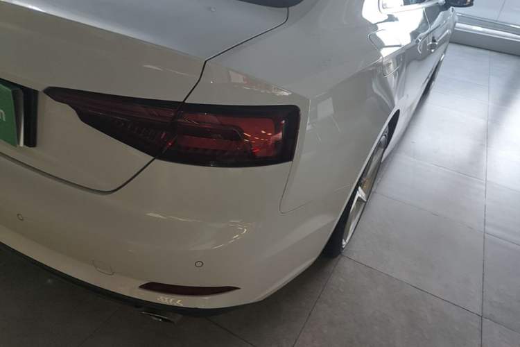 Used Audi A5 2020 Coupe 40 TFSI Fashion Edition China VI Emission Standard Right Rear Taillight