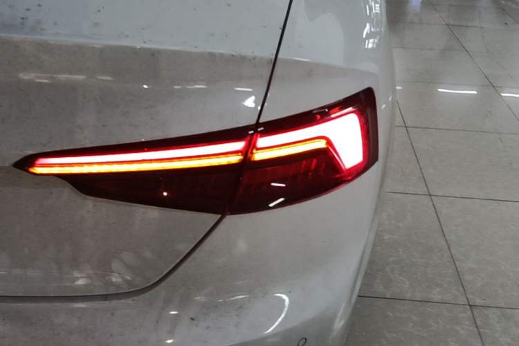 Used Audi A5 2020 Coupe 40 TFSI Fashion Edition China VI Emission Standard Right Rear Taillight