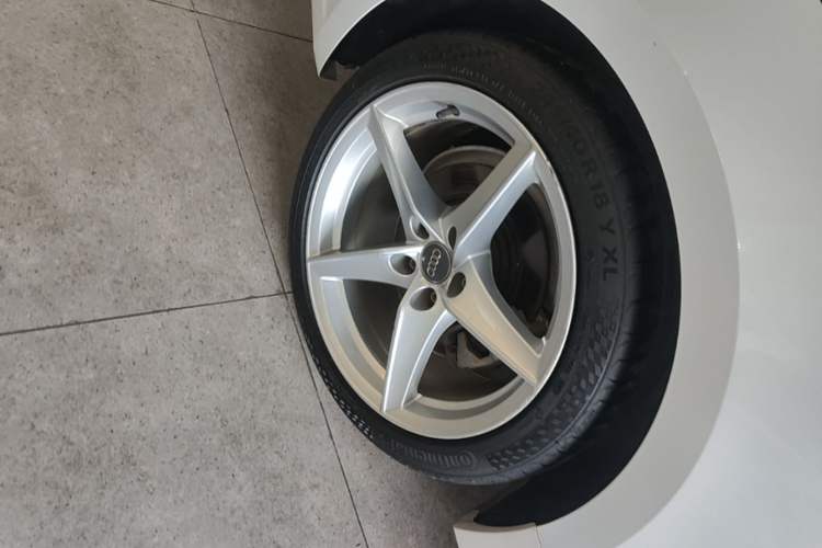 Used Audi A5 2020 Coupe 40 TFSI Fashion Edition China VI Emission Standard Right Rear Wheel Hub
