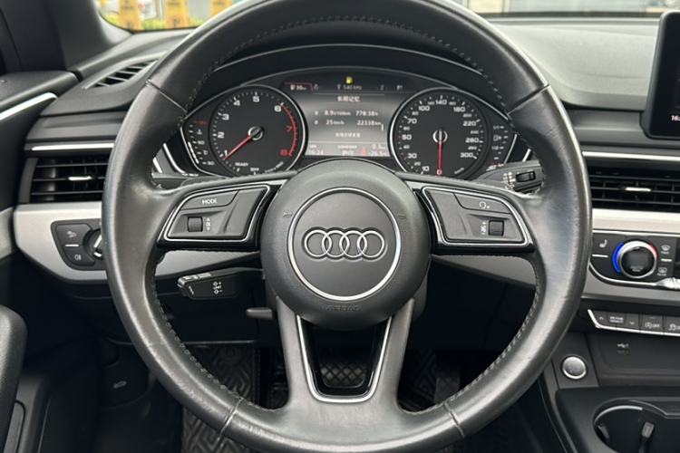 Used Audi A5 2020 Cabriolet 40 TFSI Fashion Edition China VI Emission Standard Steering Wheel