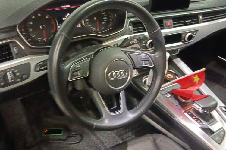 Used Audi A5 2020 Coupe 40 TFSI Fashion Edition China VI Emission Standard Steering Wheel
