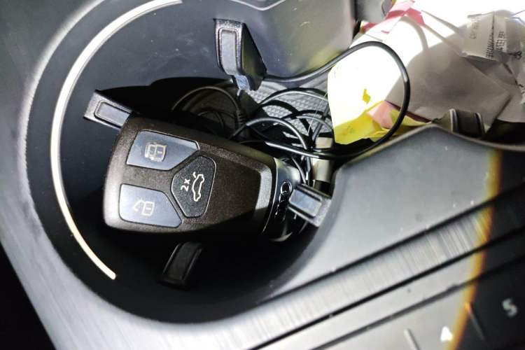 Used Audi A5 2020 Coupe 40 TFSI Fashion Edition China VI Emission Standard Vehicle Key