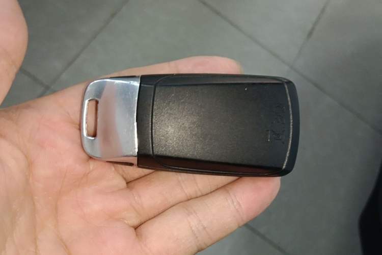 Used Audi A5 2020 Coupe 40 TFSI Fashion Edition China VI Emission Standard Vehicle Key