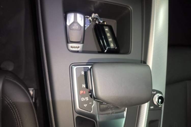 Used Audi A5 2021 Coupe 40 TFSI Fashionable and Dynamic Model Gear Lever