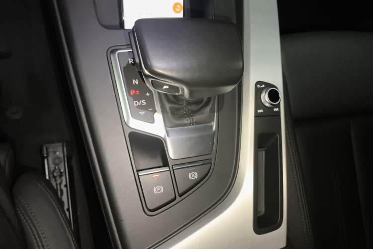 Used Audi A5 2021 Sportback 45 TFSI quattro Prestige Dynamic Edition Gear Lever