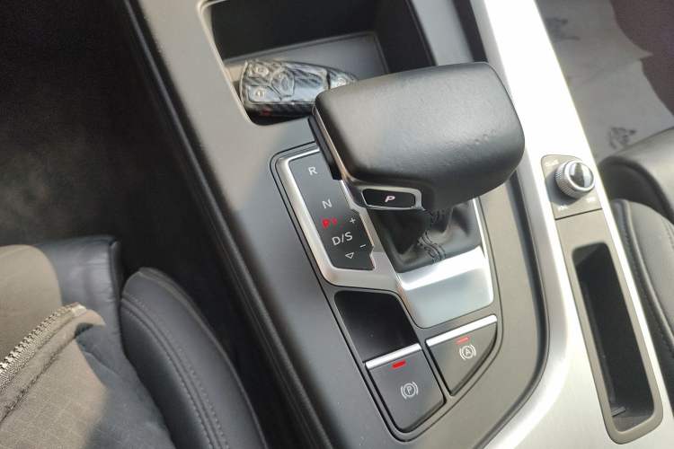Used Audi A5 2021 Sportback 45 TFSI quattro Prestige Dynamic Edition Gear Lever
