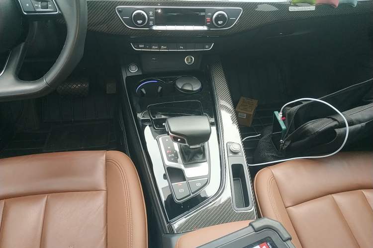 Used Audi A5 2021 Sportback 40 TFSI Fashionable and Dynamic Model Gear Lever