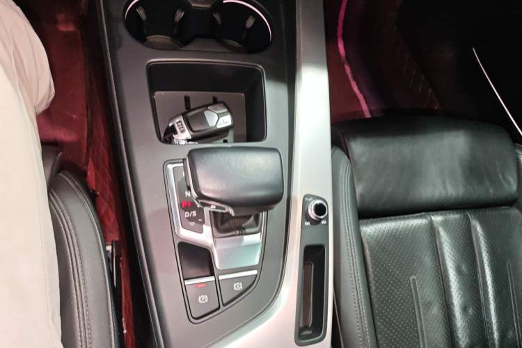 Used Audi A5 2021 Sportback 45 TFSI quattro Prestige Dynamic Edition Gear Lever