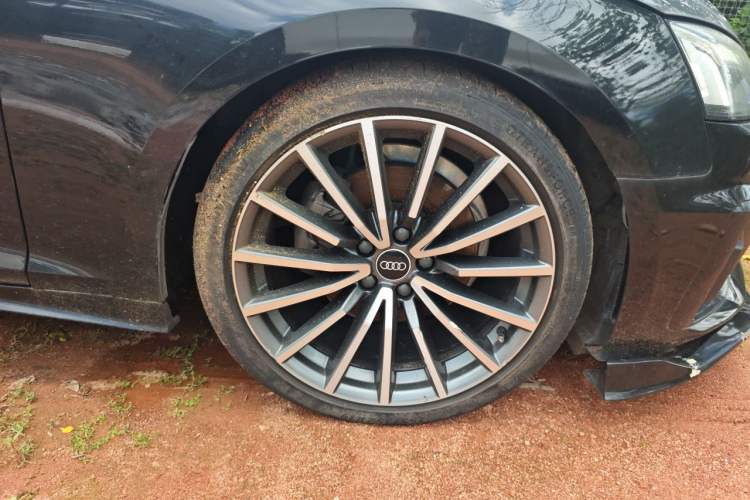 Used Audi A5 2021 Sportback 40 TFSI quattro Luxury Prestige Edition Right Front Wheel Hub