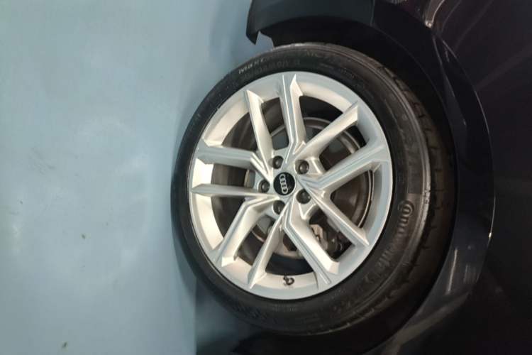 Used Audi A5 2021 Coupe 40 TFSI Fashionable and Dynamic Model Right Rear Wheel Hub