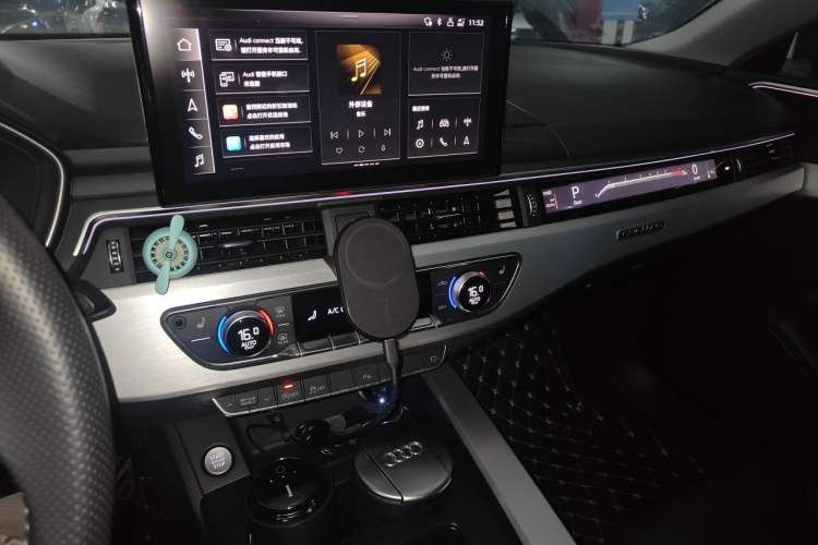 Used Audi A5 2021 Sportback 45 TFSI quattro Prestige Dynamic Edition Audio And AC Panel