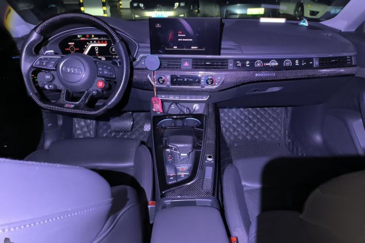 Used Audi A5 2021 Sportback 40 TFSI quattro Luxury Dynamic Model Center Console
