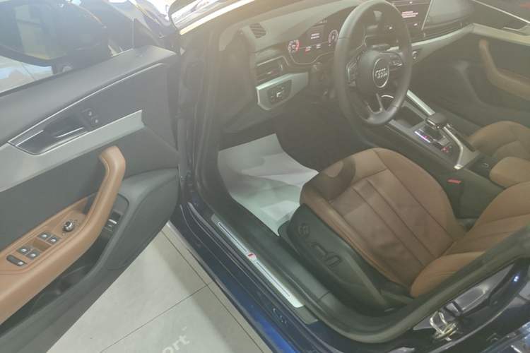 Used Audi A5 2021 Sportback 40 TFSI Stylish and Elegant Model Driver Seat