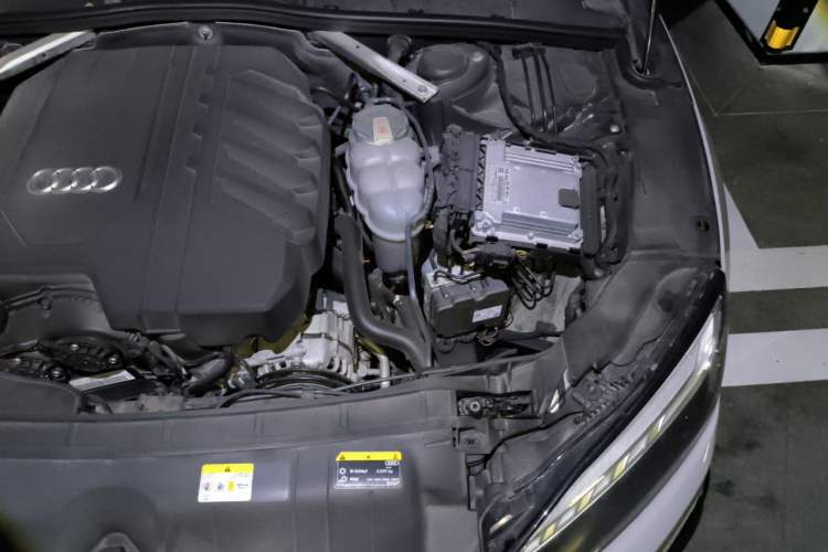 Used Audi A5 2021 Sportback 40 TFSI quattro Luxury Dynamic Model Engine Bay Left