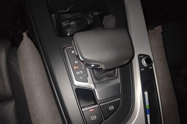 Used Audi A5 2021 Sportback 45 TFSI quattro Prestige Dynamic Edition Gear Lever