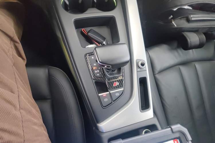 Used Audi A5 2021 Sportback 40 TFSI Fashionable and Dynamic Model Gear Lever
