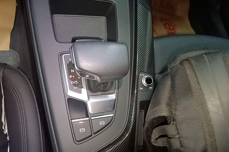 Used Audi A5 2021 Coupe 40 TFSI Fashionable and Dynamic Model Gear Lever