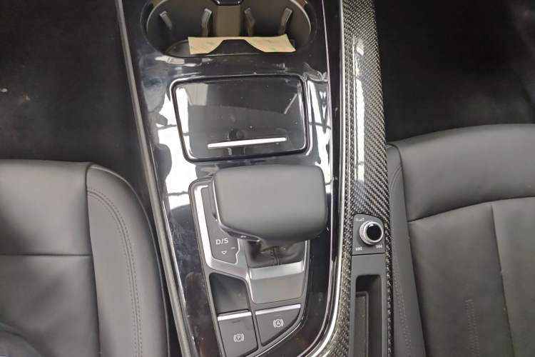 Used Audi A5 2021 Coupe 40 TFSI Fashionable and Dynamic Model Gear Lever