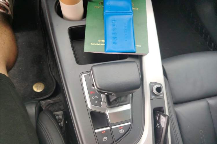 Used Audi A5 2021 Sportback 40 TFSI quattro Luxury Dynamic Model Gear Lever