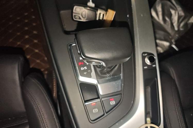 Used Audi A5 2021 Sportback 40 TFSI quattro Luxury Prestige Edition Gear Lever