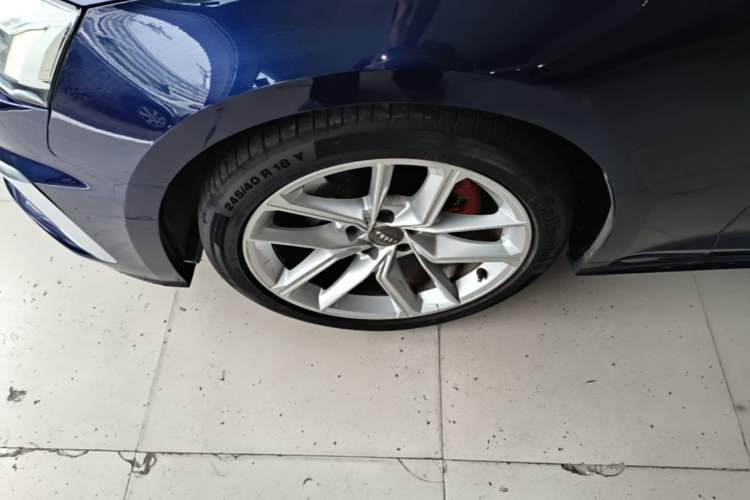 Used Audi A5 2021 Sportback 40 TFSI Stylish and Elegant Model Left Front Wheel Hub