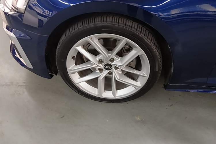 Used Audi A5 2021 Coupe 40 TFSI Fashionable and Dynamic Model Left Front Wheel Hub