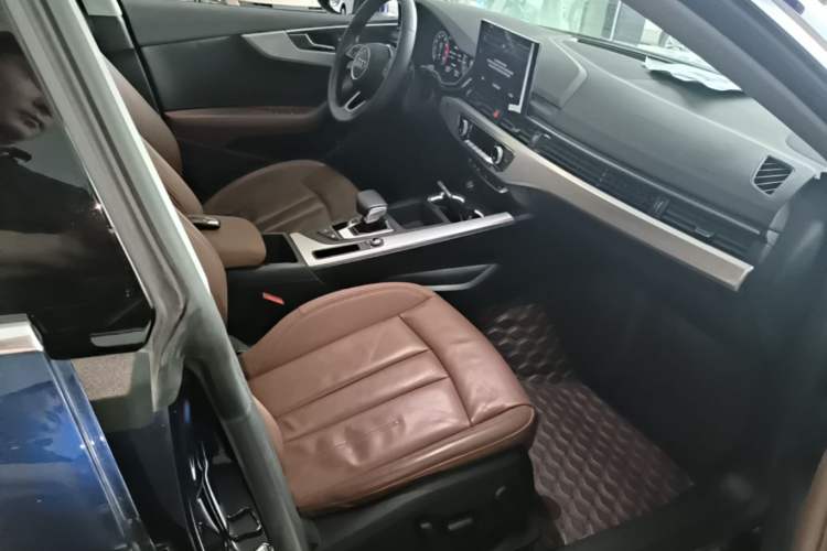 Used Audi A5 2021 Sportback 40 TFSI Stylish and Elegant Model Right Front Seat