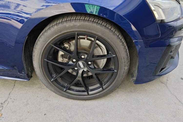 Used Audi A5 2021 Sportback 40 TFSI Stylish and Elegant Model Right Front Wheel Hub