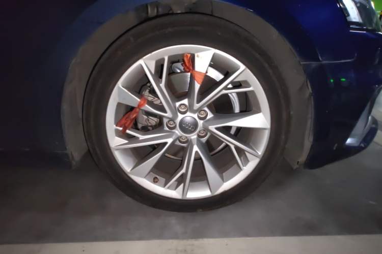Used Audi A5 2021 Sportback 40 TFSI Stylish and Elegant Model Right Front Wheel Hub