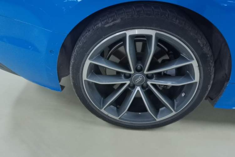 Used Audi A5 2021 Sportback 45 TFSI quattro Prestige Dynamic Edition Right Rear Wheel Hub