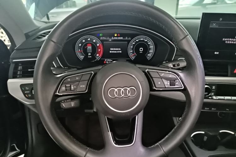 Used Audi A5 2021 Sportback 40 TFSI Stylish and Elegant Model Steering Wheel
