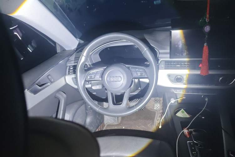 Used Audi A5 2021 Sportback 40 TFSI Stylish and Elegant Model Steering Wheel