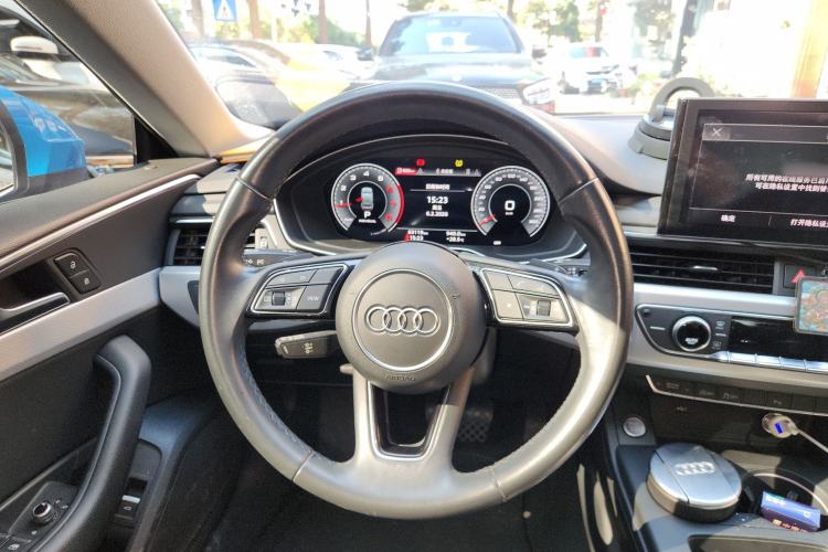 Used Audi A5 2021 Sportback 40 TFSI Stylish and Elegant Model Steering Wheel