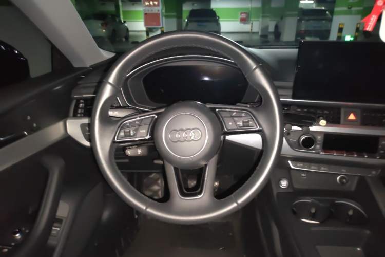 Used Audi A5 2021 Sportback 40 TFSI Stylish and Elegant Model Steering Wheel