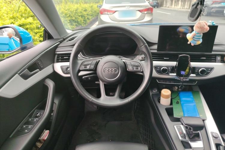 Used Audi A5 2021 Sportback 40 TFSI quattro Luxury Dynamic Model Steering Wheel