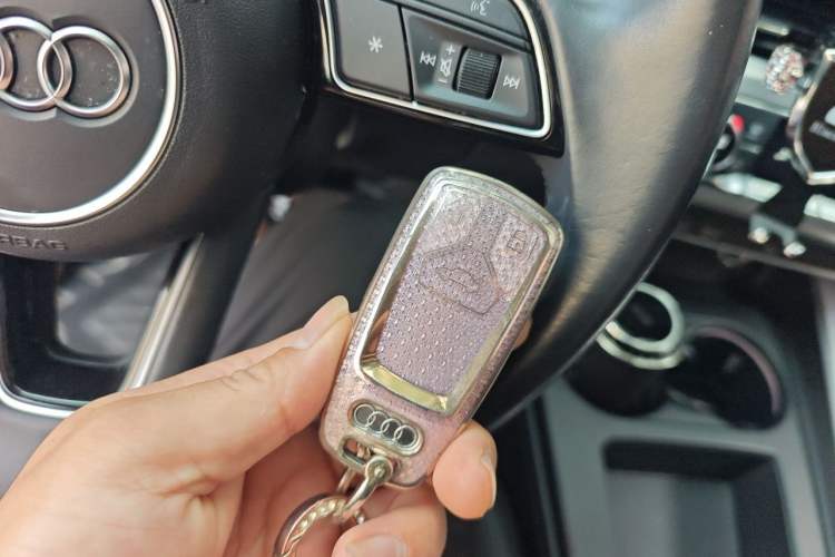Used Audi A5  Vehicle Key