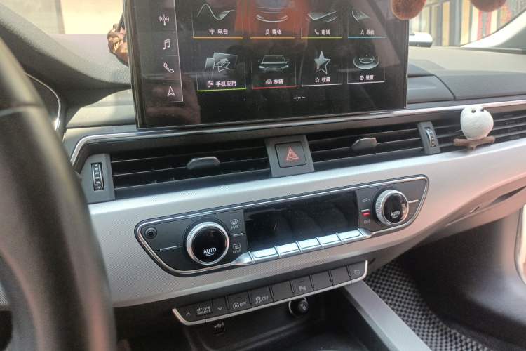 Used Audi A5 2021 Coupe 40 TFSI Fashionable and Dynamic Model Audio And AC Panel