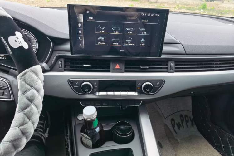 Used Audi A5 2021 Sportback 40 TFSI Fashionable and Dynamic Model Audio And AC Panel