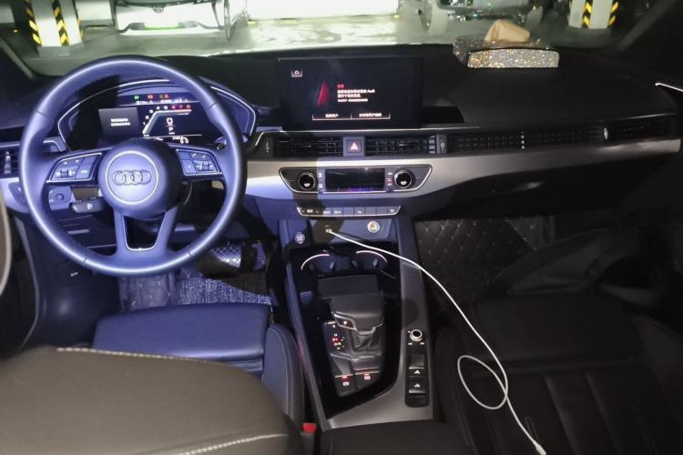 Used Audi A5 2021 Cabriolet 40 TFSI Fashionable and Dynamic Model Center Console
