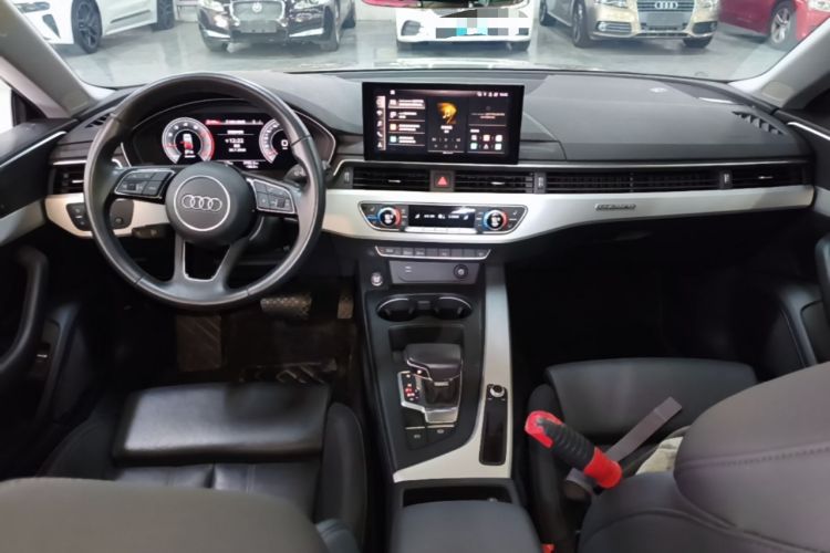 Used Audi A5 2021 Sportback 40 TFSI quattro Luxury Dynamic Model Center Console