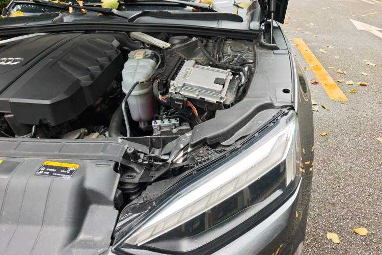 Used Audi A5 2021 Sportback 40 TFSI quattro Luxury Dynamic Model Engine Bay Left