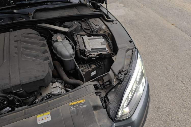 Used Audi A5 2021 Sportback 40 TFSI quattro Luxury Dynamic Model Engine Bay Left